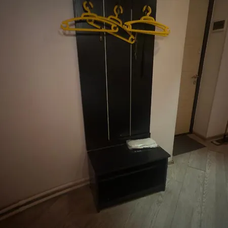 студія з круглим ліжком в центрі アパート リヴィウ