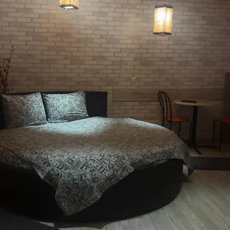 студія з круглим ліжком в центрі Apartmán Lvov