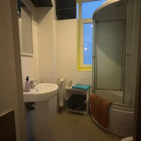 студія з круглим ліжком в центрі Apartmán