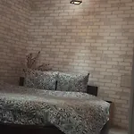 студія з круглим ліжком в центрі * 리비프
